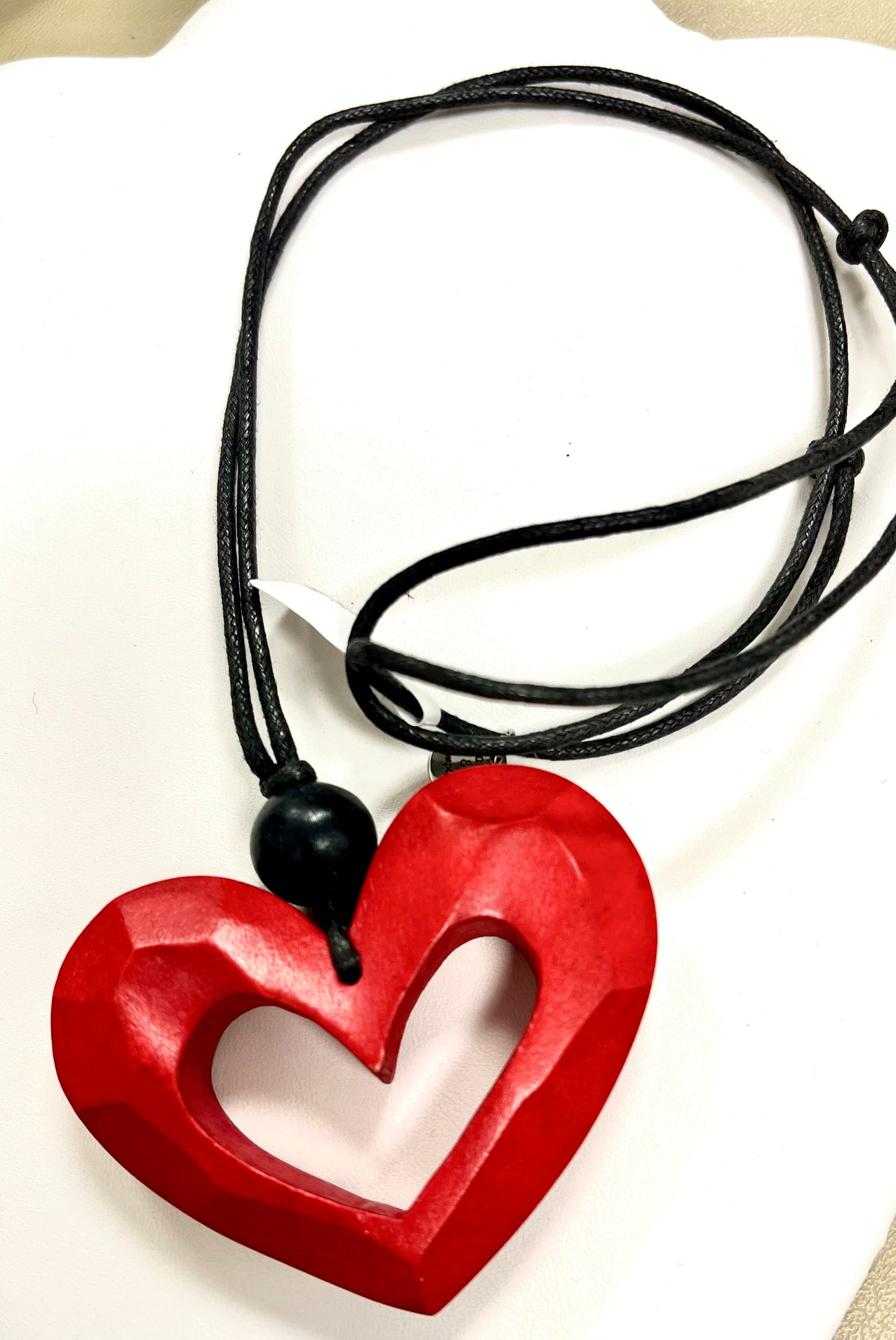 Beautiful Etched Heart Pendant Necklace