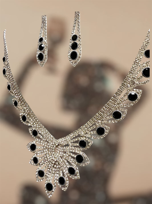 Black Aura Necklace Set