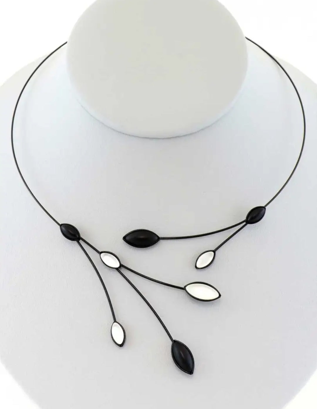 Black and White Bohemian Glass Necklace Set