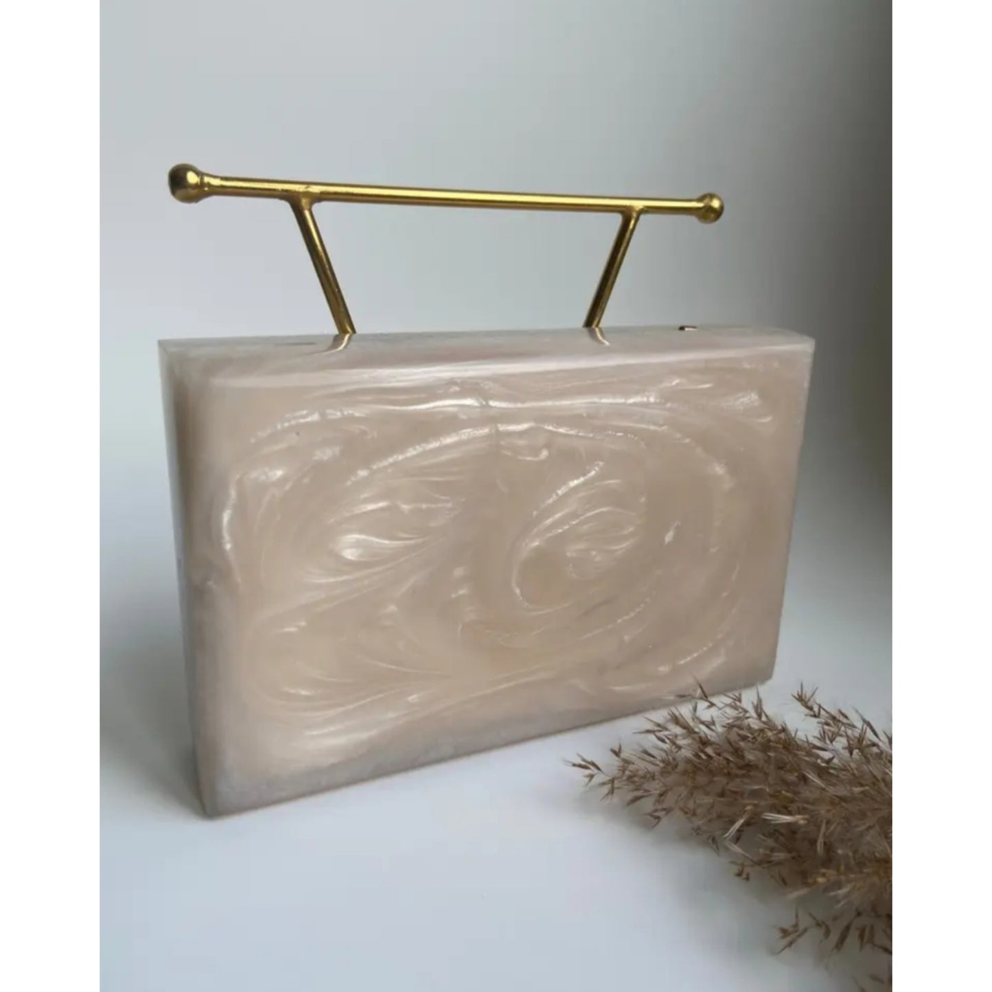 V Top Handle Clutch