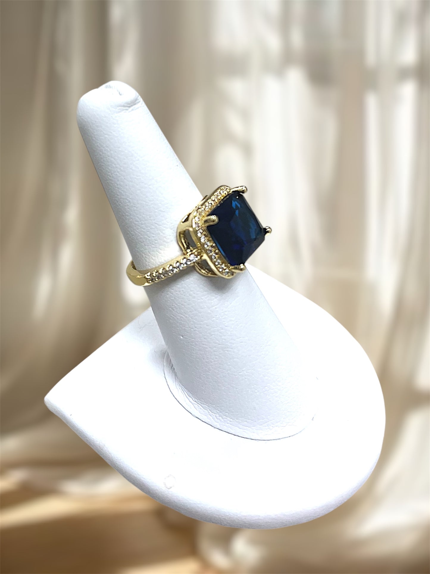 Aura Crystal Ring