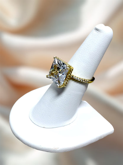 Nadia Ring