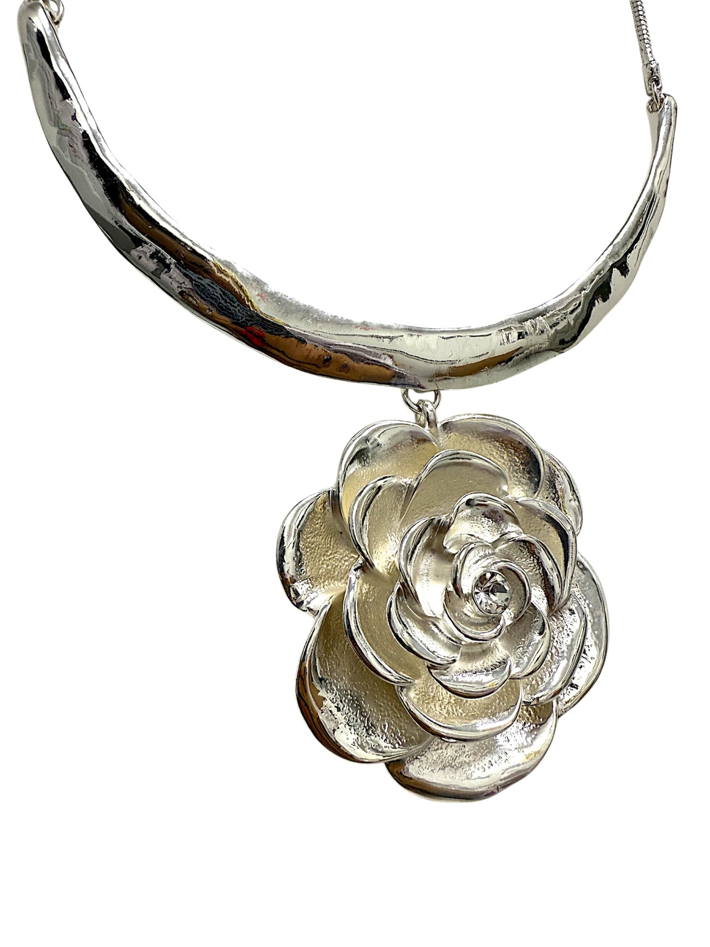 Gardenia Sheen Necklace