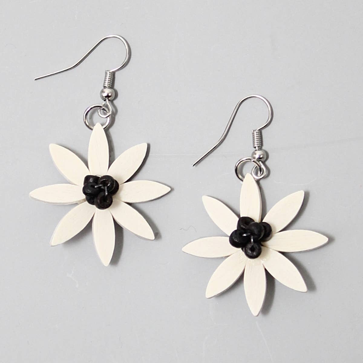 Black and White Amaya Flower Earrings | Designer Jewelry | She She's Closet