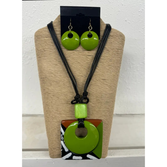 Boho Chic Organic Green Multi Pendant Necklace Set